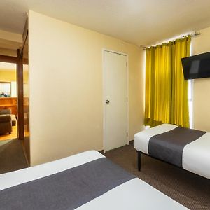 Standard Two Single Beds Kitchenette